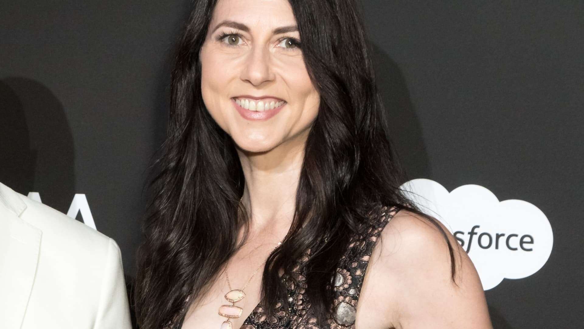 image for MacKenzie Scott donated $2 billion this year, mostly to nonprofits—she's now given away $19 billion since 2019