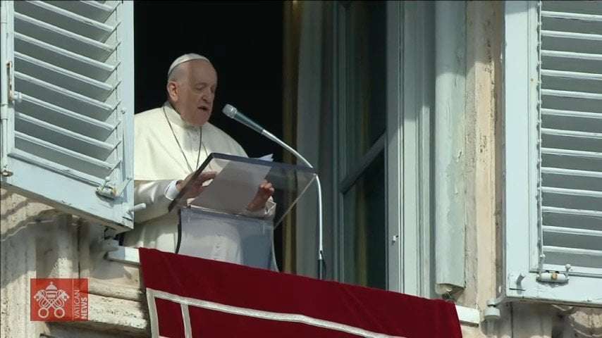 image for “Hypocritical” to arm Ukraine, Pope Francis says, silent on Russian terror