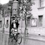 image for Soba noodles deliveryman in Tokyo, Japan. 1935. Photo by the Mainichi Shimbun.