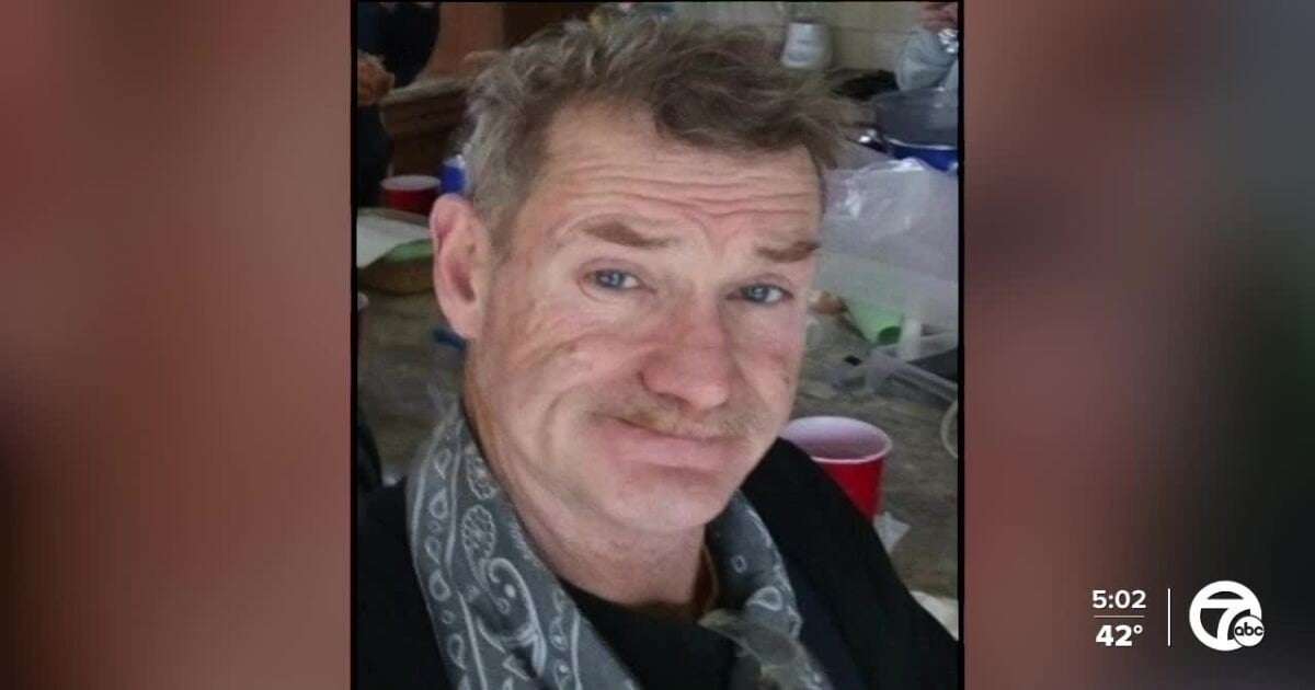 image for Man beaten to death on Christmas Eve in Madison Heights, suspect arrested