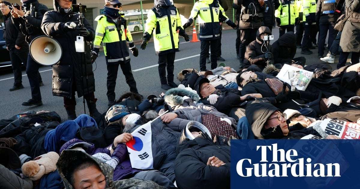 image for Investigators abandon attempt to arrest South Korean president Yoon Suk Yeol