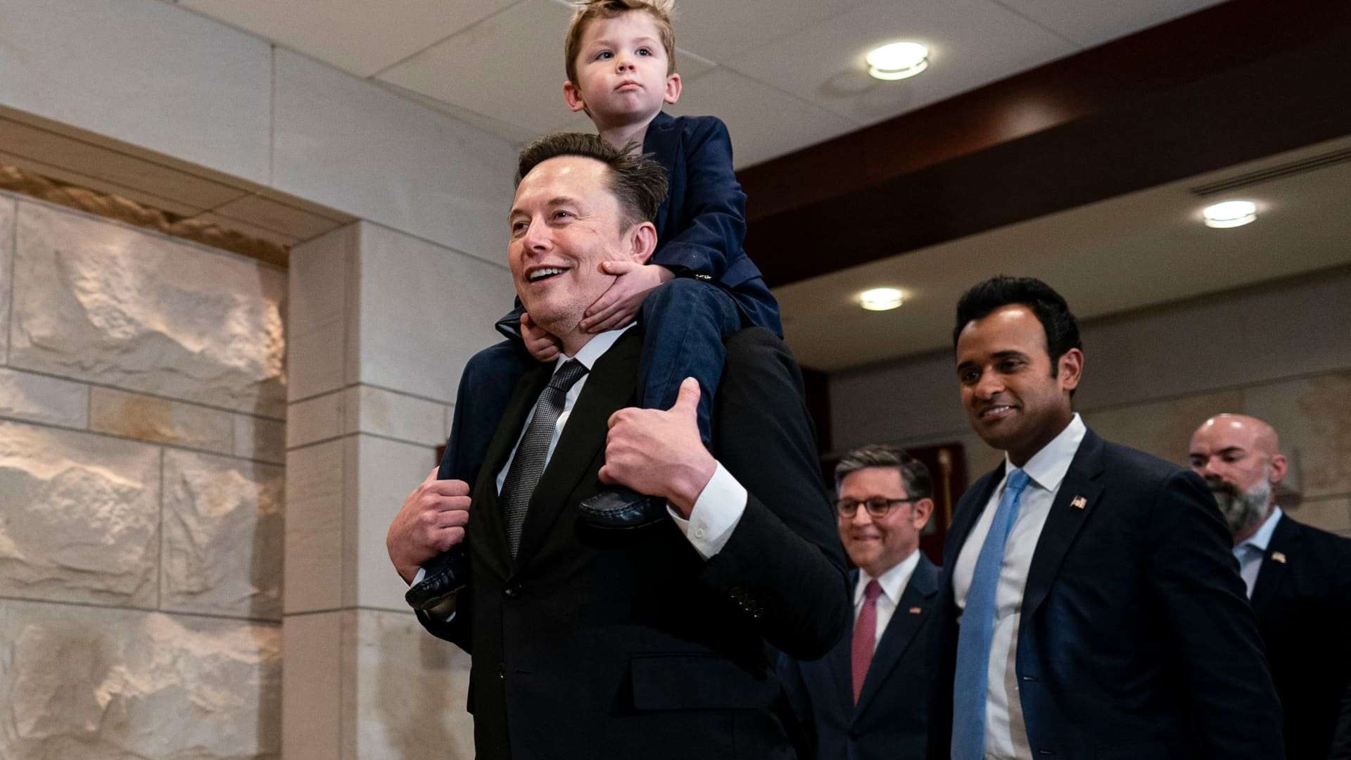 image for Elon Musk, Vivek Ramaswamy call remote work a 'Covid-era privilege.' Economists say it's here to stay