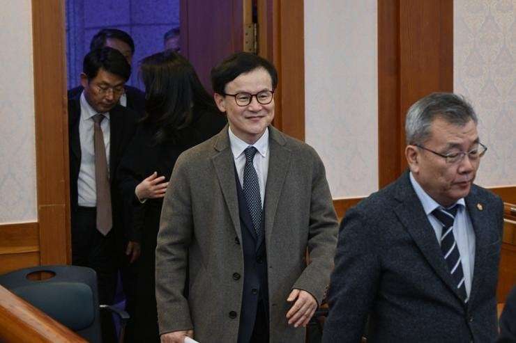 image for Yoon's team claims immunity from insurrection charges, citing Trump ruling