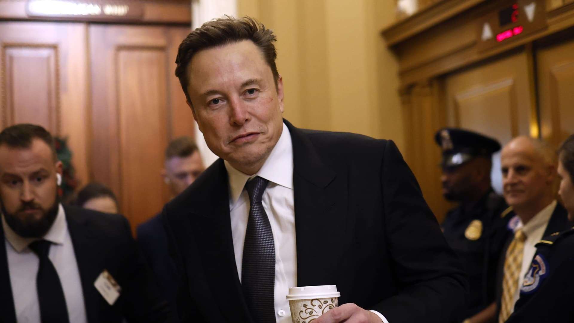 image for Elon Musk asks if America should 'liberate the people of Britain' in tirade against UK government