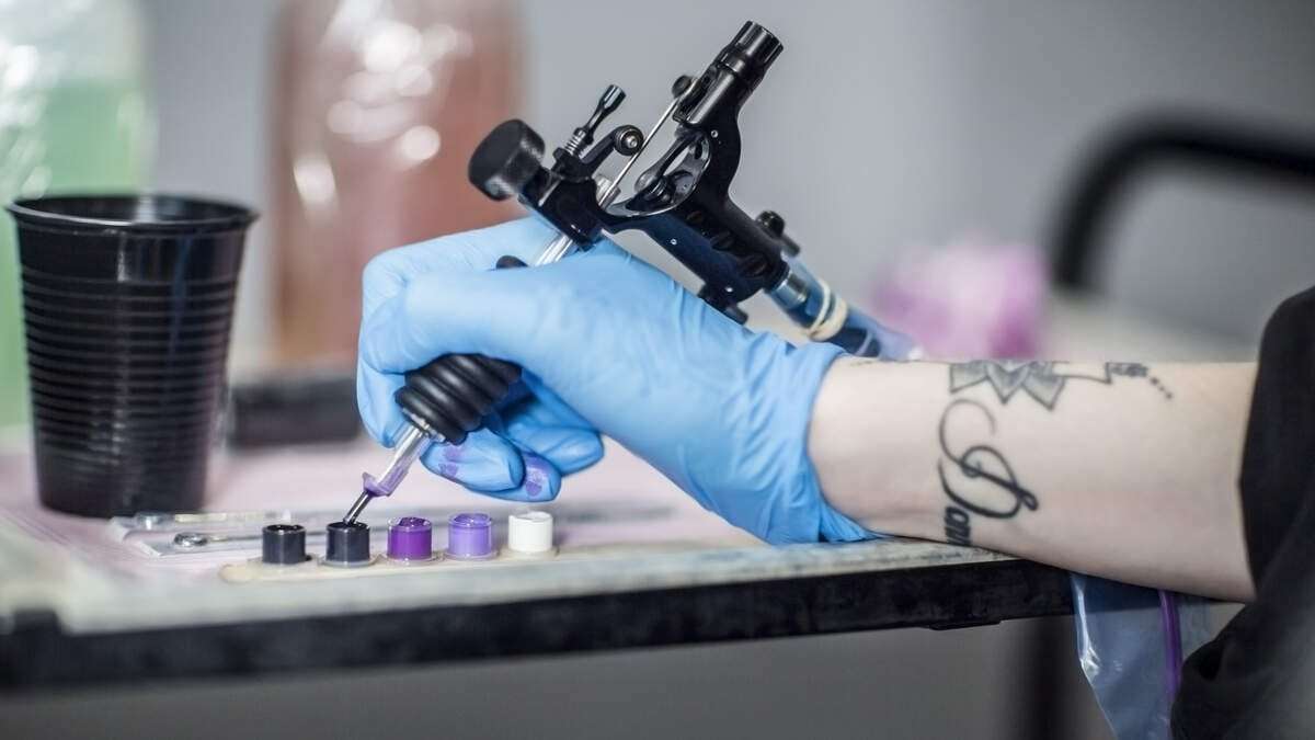 image for Tattoo Artist Criticized For Giving 9-Year-Old Girl An American Flag Tattoo
