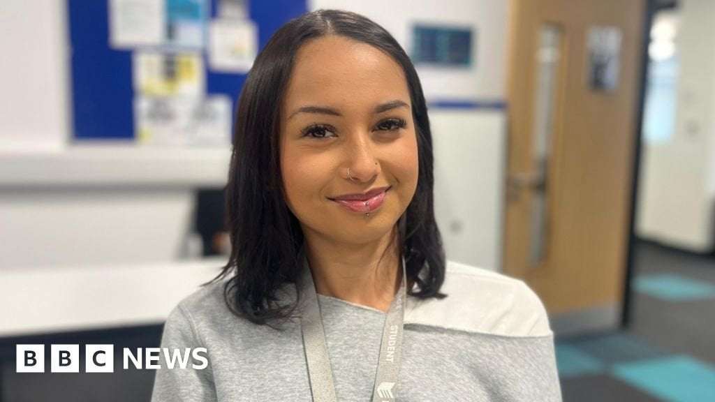 image for Nottingham College helps students with phone call phobia