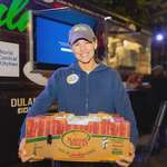 image for America's Sweetheart Jennifer Garner giving out food to those affected by the California wildfires