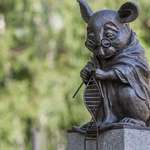image for Statue in Russia honouring mice which have been sacrificed in scientific experiments