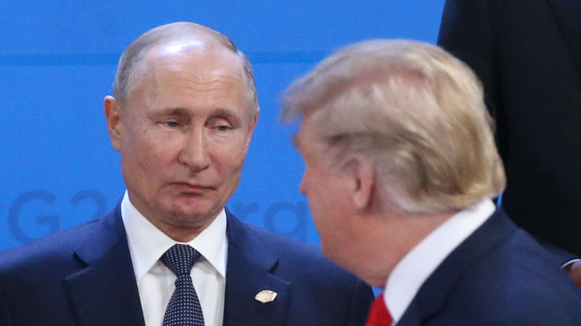 image for Trump threatens Russia with sanctions, tariffs if Putin doesn't end Ukraine war