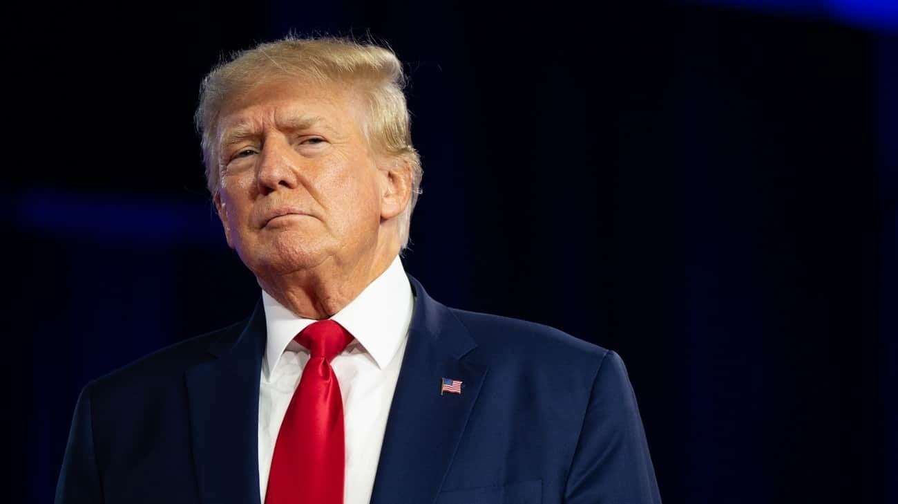 image for Trump accuses Russia of stealing US hypersonic missile plans