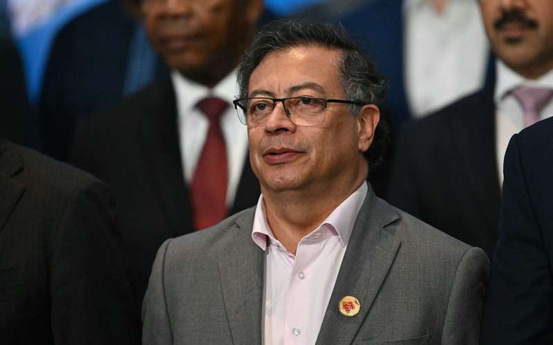 image for Colombia's President Responds to Trump's 50% Tariffs with Counter Tariffs; 'I Will Resist You'