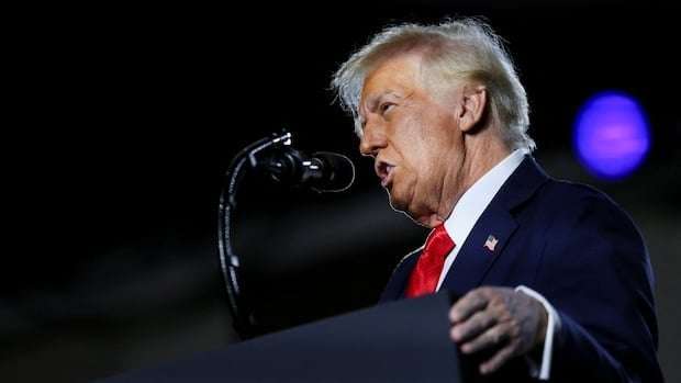 image for U.S., Colombia trade tariff threats in clash over Trump's deportation push