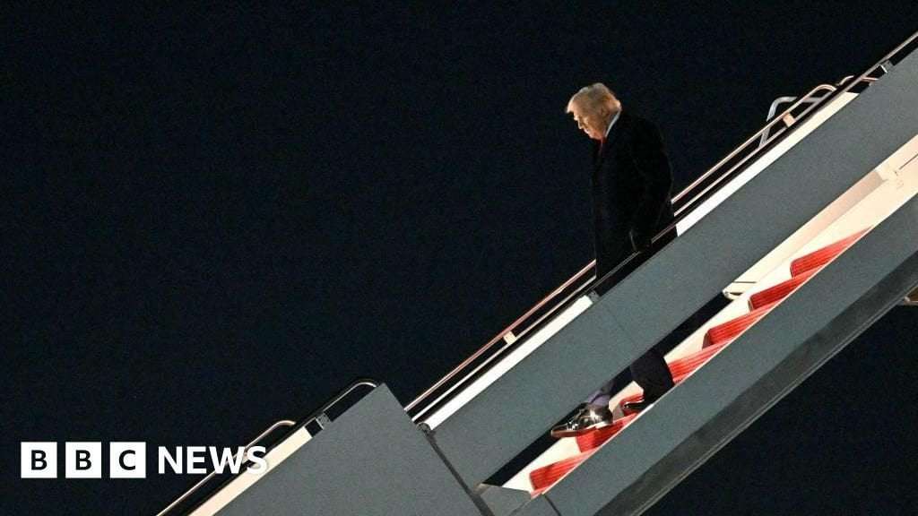 image for White House pauses all federal grants, sowing alarm