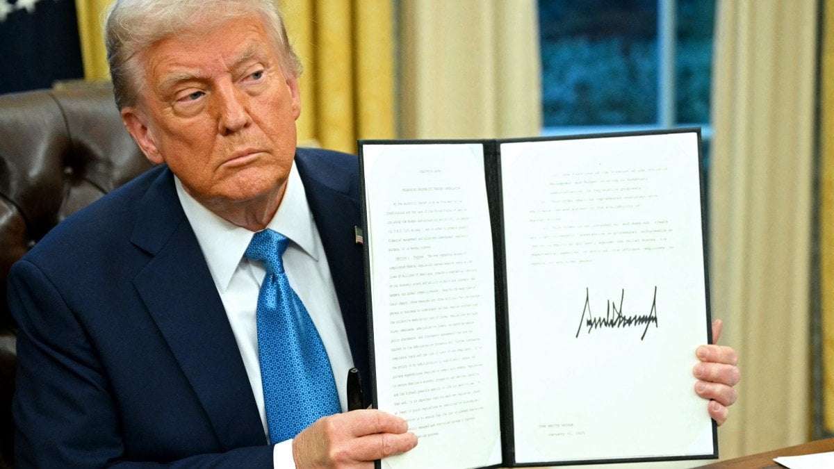 image for Donald Trump hints he could spare UK from tariffs