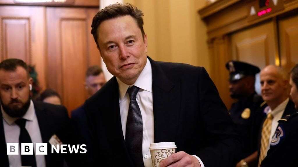 image for Musk to rehire Doge aide who resigned over racist posts