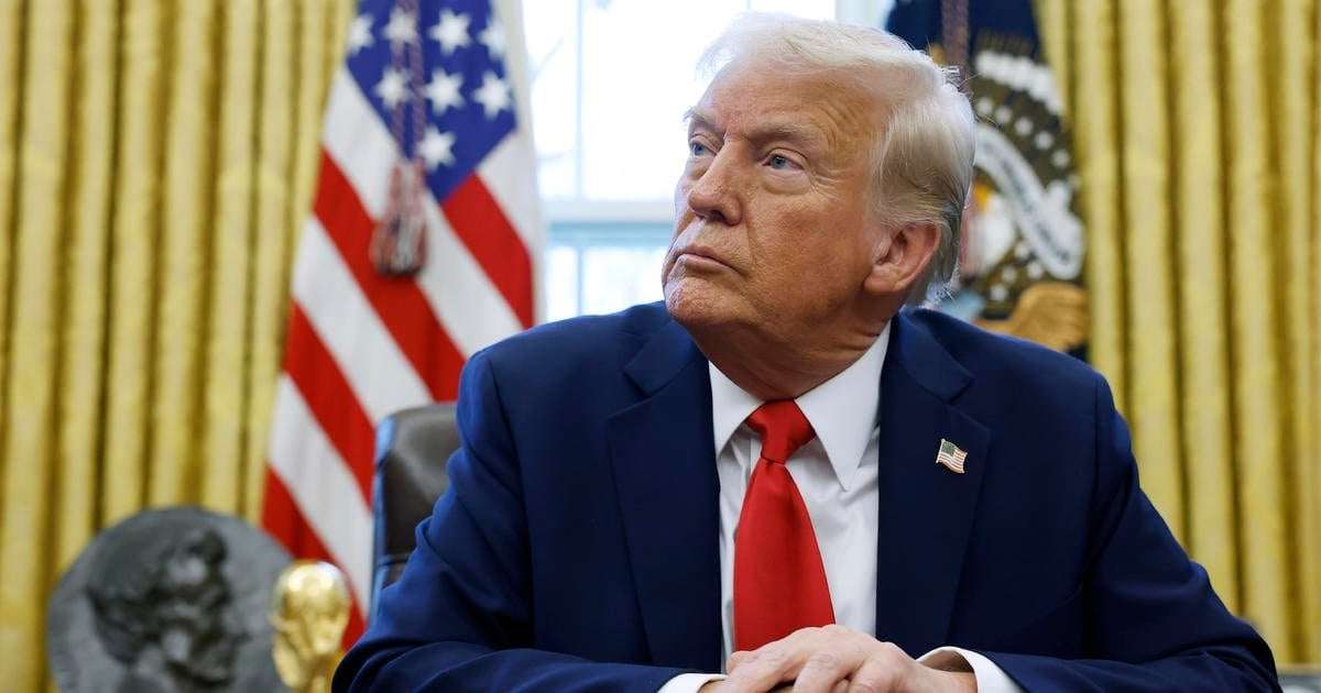 image for Trump orders U.S. to prioritize refugee resettlement of South Africans of European descent
