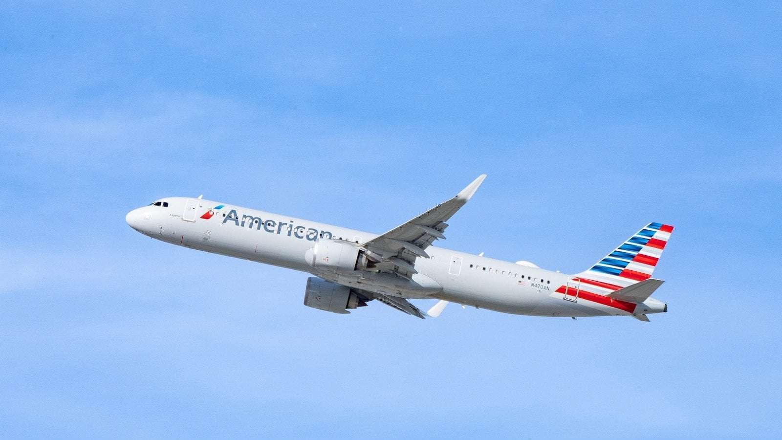 image for American Airlines flight delayed by suspected bomb threat