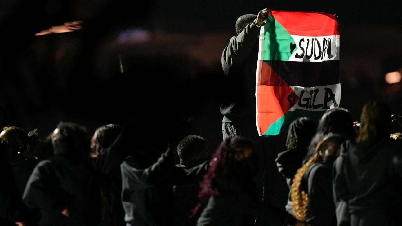image for Super Bowl halftime dancer won't face charges for flag protest