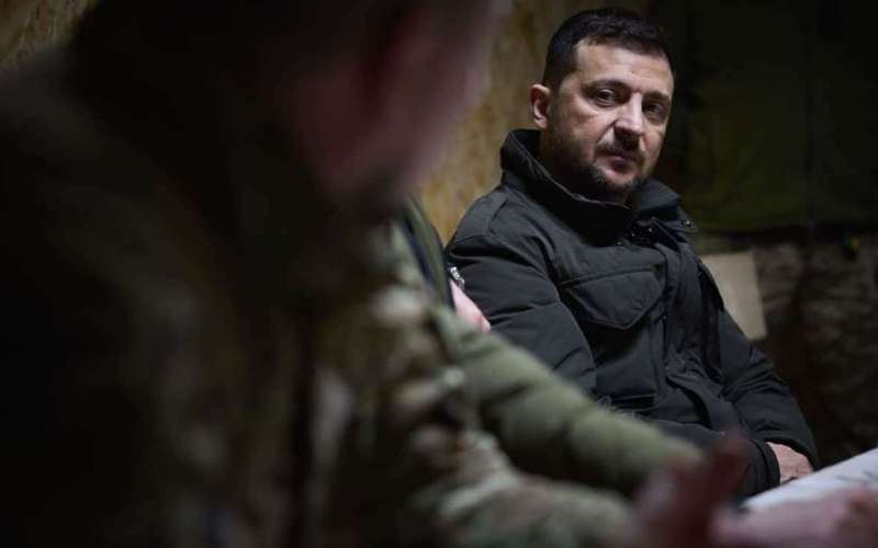 image for Russia must withdraw its troops to February 2022 lines, says Zelenskyy