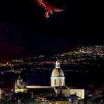 image for Eruption on Mount Etna gives the illusion of a Phoenix in the sky 🐦‍🔥🌋