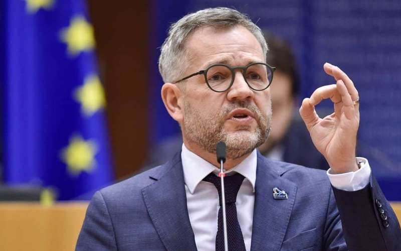 image for ‘Transatlantic relations are over’ as Trump sides with Putin, says top German MP