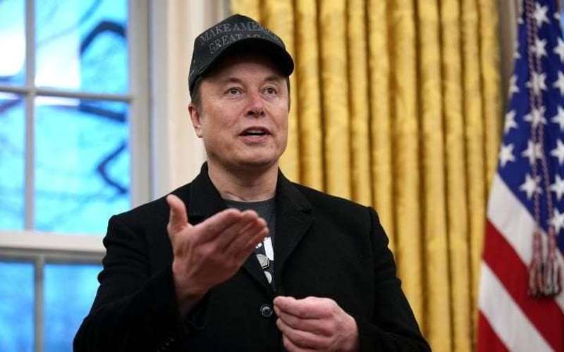 image for Federal employees told to justify jobs in email or Musk says they face dismissal