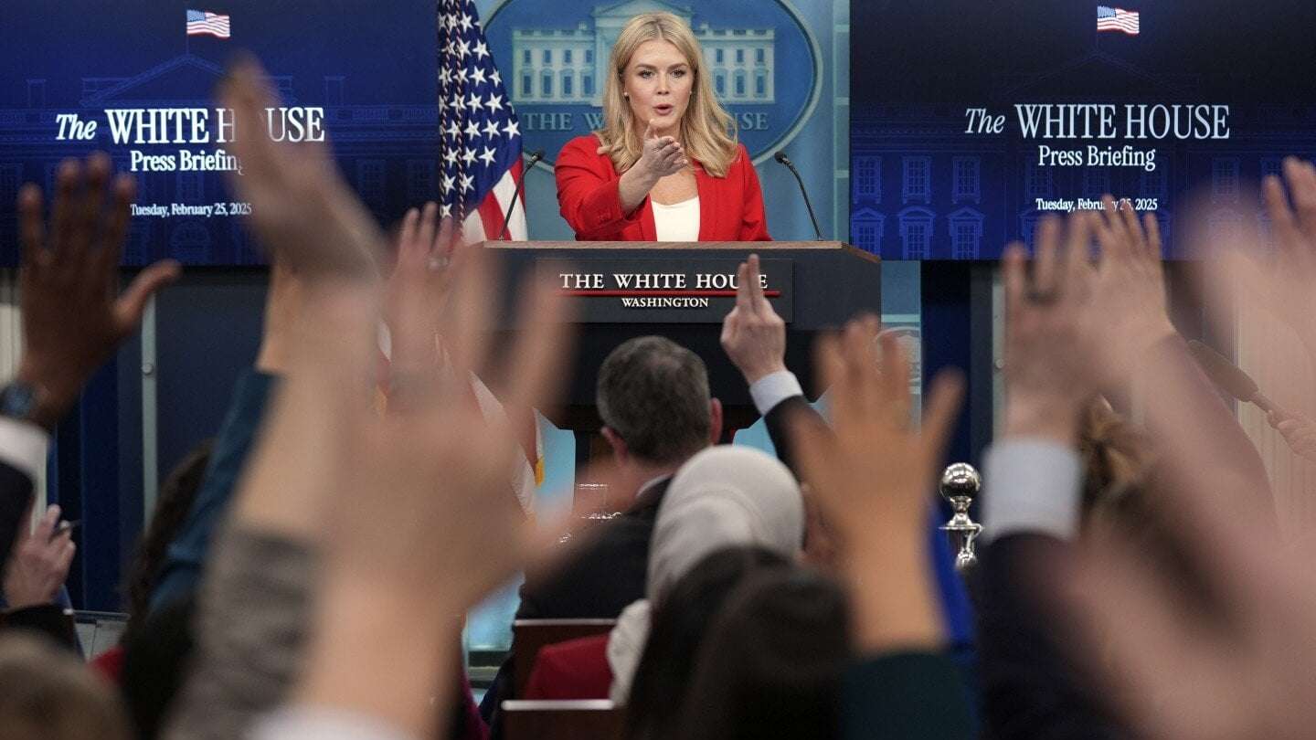 image for The White House says it ‘will determine’ which news outlets cover Trump, rotating traditional ones
