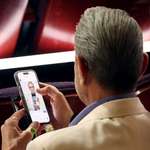 image for Jeff Goldblum checks himself out at the oscars