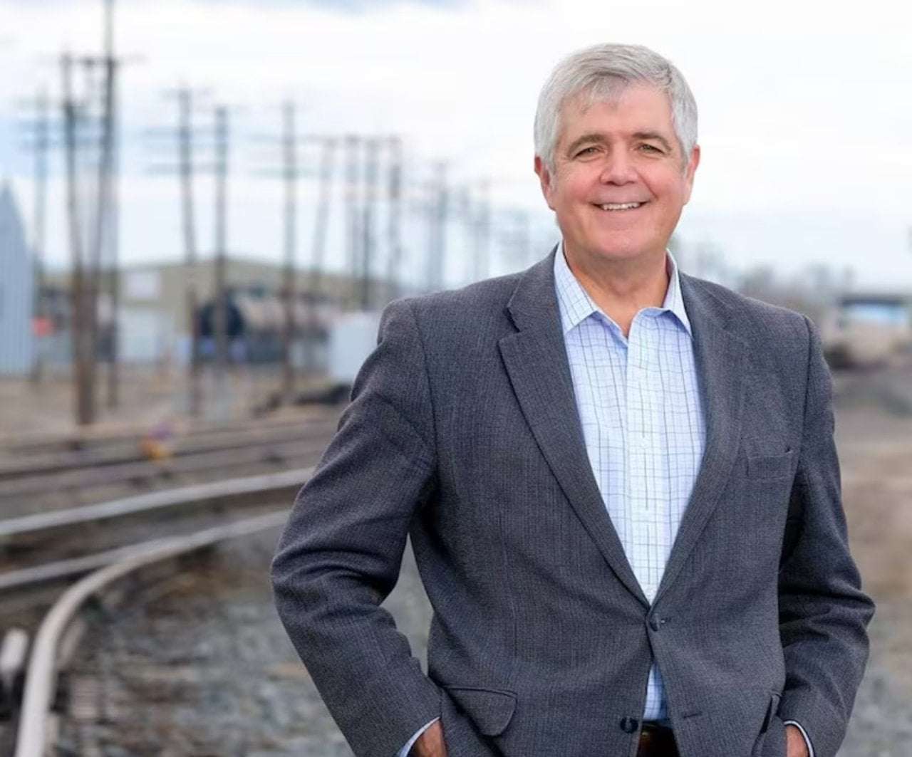 image for ‘If you just came here to yell, I can leave,’ Trump-supporting Oregon congressman tells crowd of angry rural voters