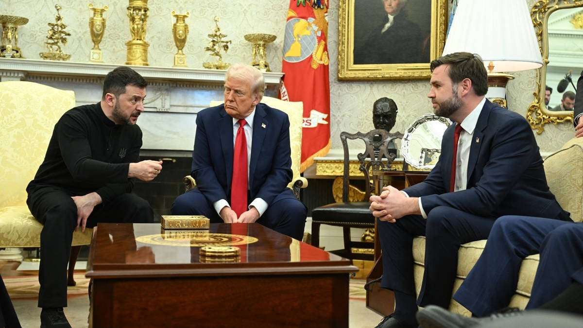 image for Twenty thousand troops from 'some random country' won't bring peace, JD Vance dismisses Starmer's peace plan
