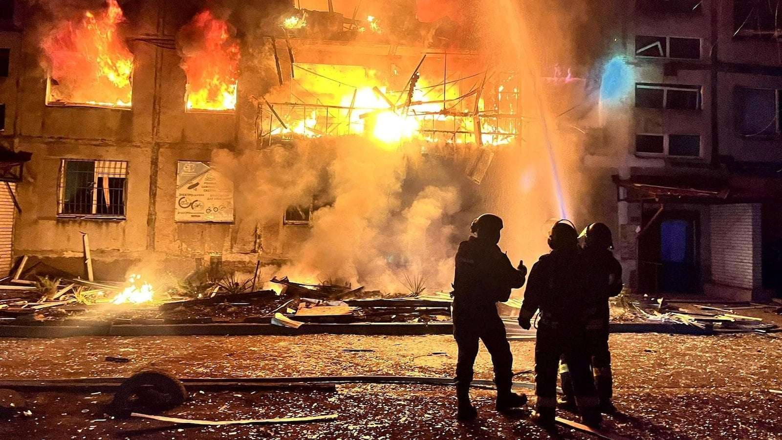 image for Deadly Russian attack overnight on Ukraine kills at least 20 and injures 55 more