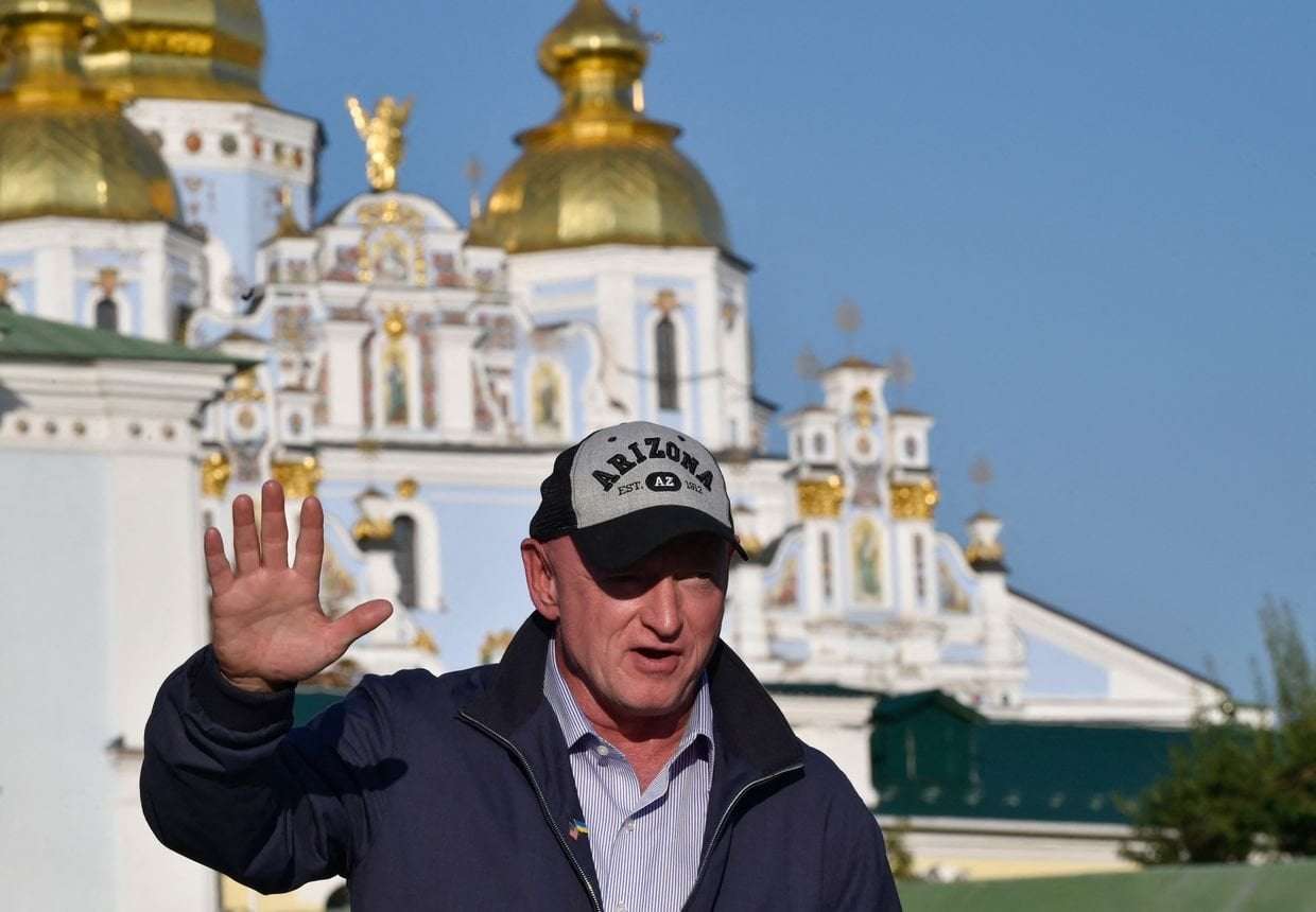 image for Musk calls Sen. Mark Kelly a 'traitor' over Ukraine trip, Kelly pushes back
