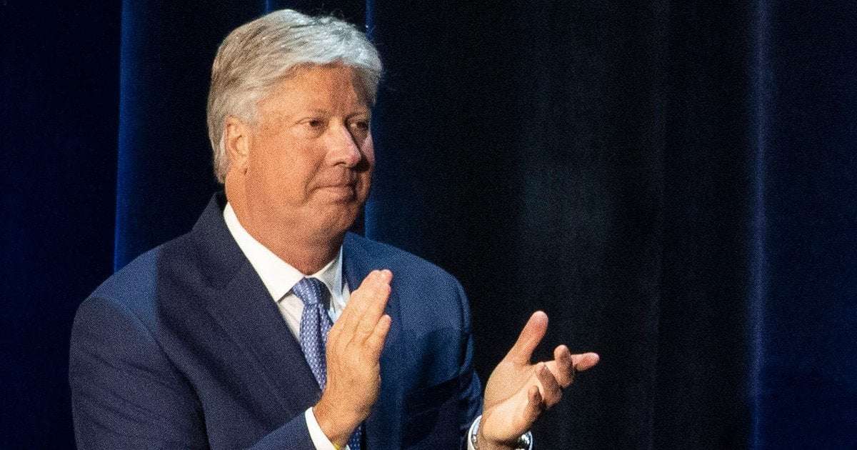 image for Texas megachurch founder Robert Morris indicted on charges of lewd acts with a child