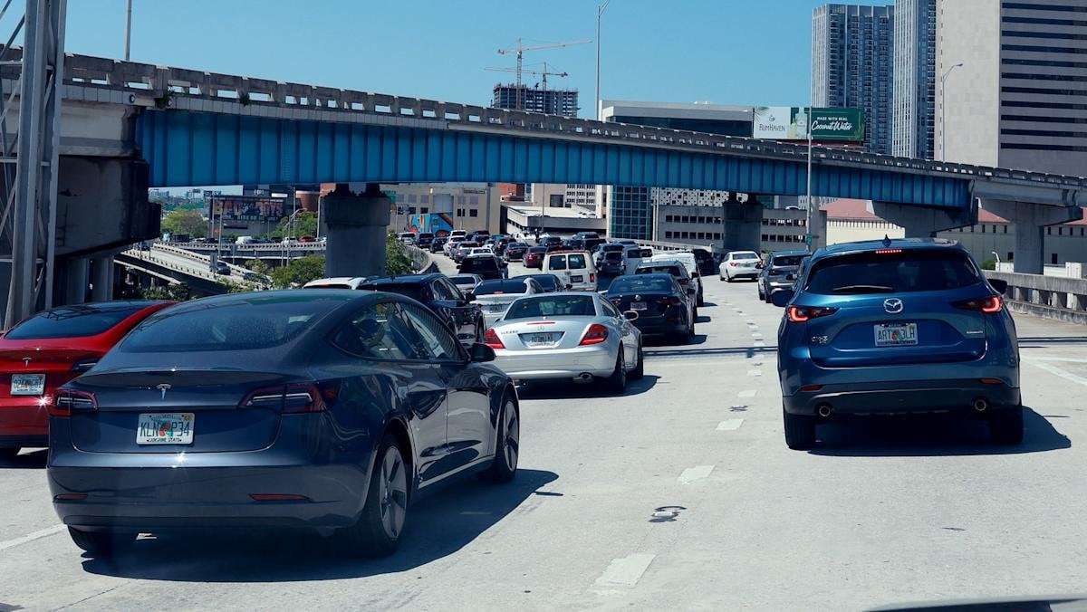 image for Scalpers Caught Selling Free DMV Appointments For $250 In Miami