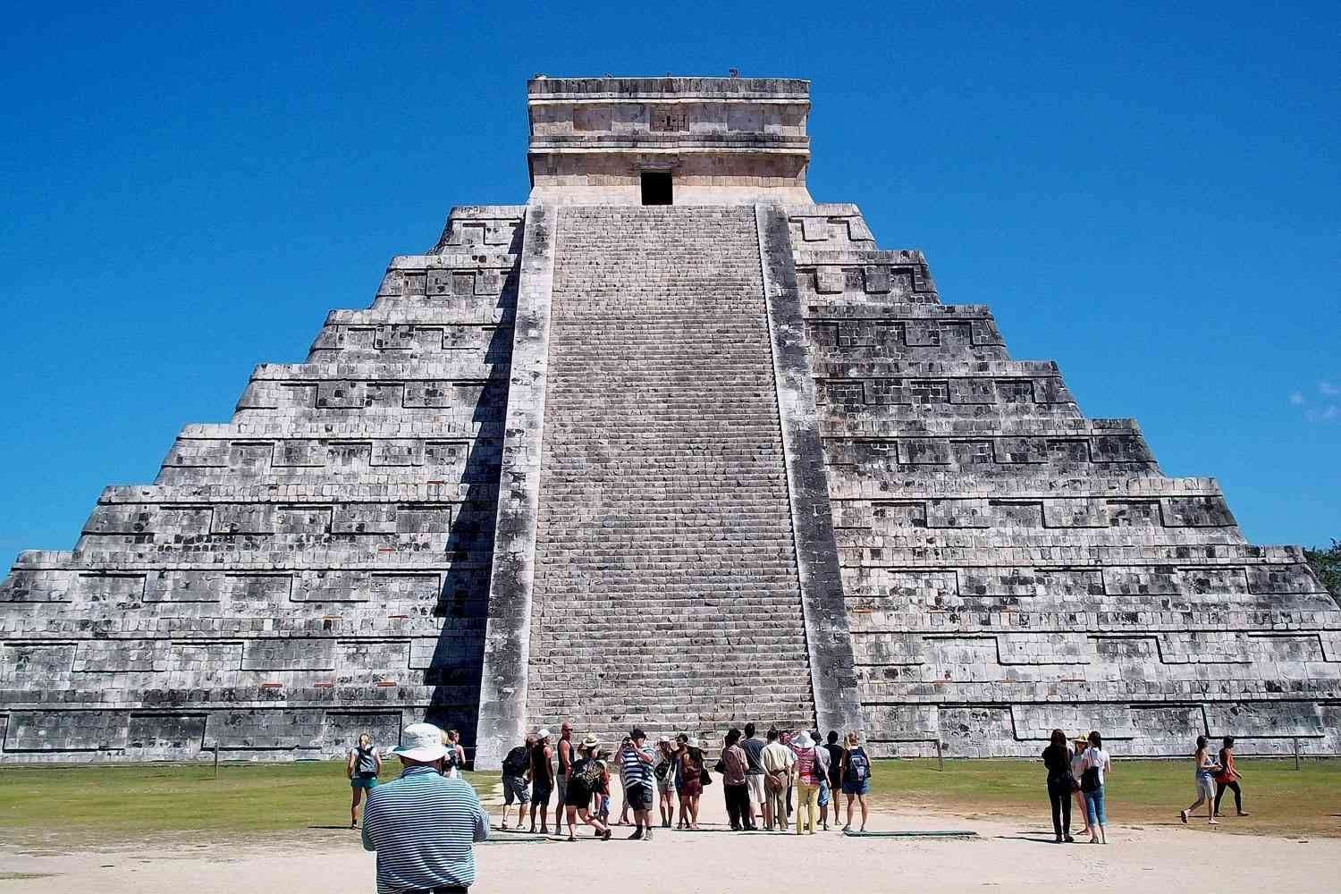 image for Tourist Attacked by Locals After Climbing Forbidden Mayan Temple in Mexico