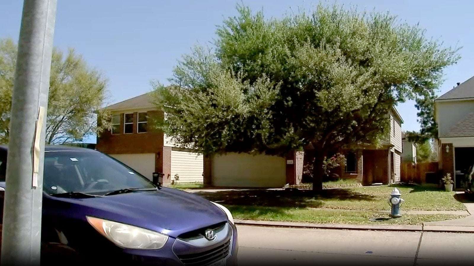image for 3 teen girls try to stab mom for turning off Wi-Fi: Sheriff
