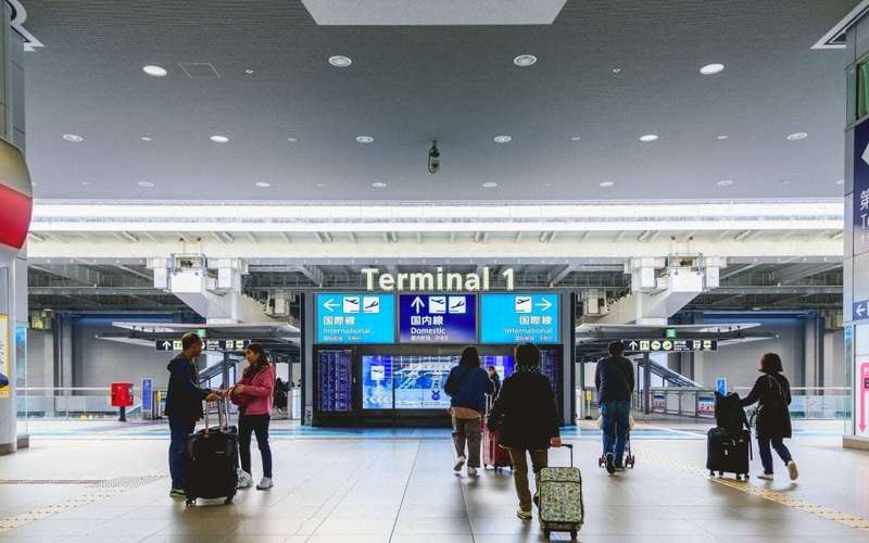 image for U.S. tourist arrested after bringing a handgun into Japan