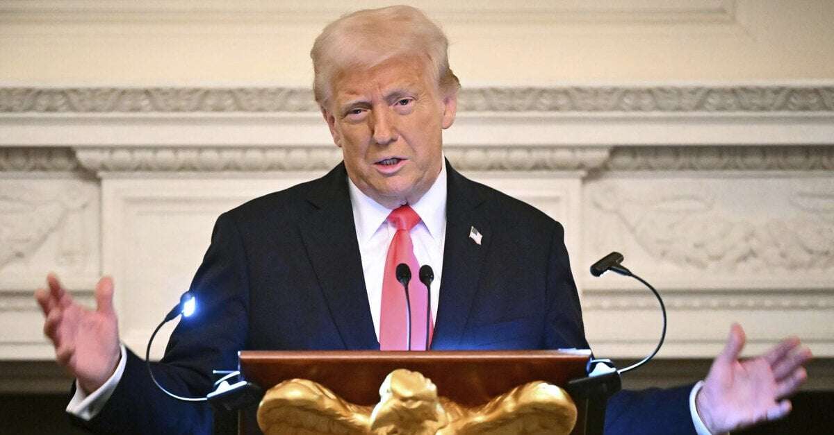 image for Conservative legal group sues Trump over 'unlawful' tariffs