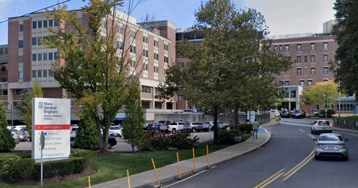 image for 5 nurses who work on the same floor at Massachusetts hospital have brain tumors