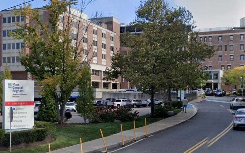 image for 5 nurses who work on the same floor at Massachusetts hospital have brain tumors
