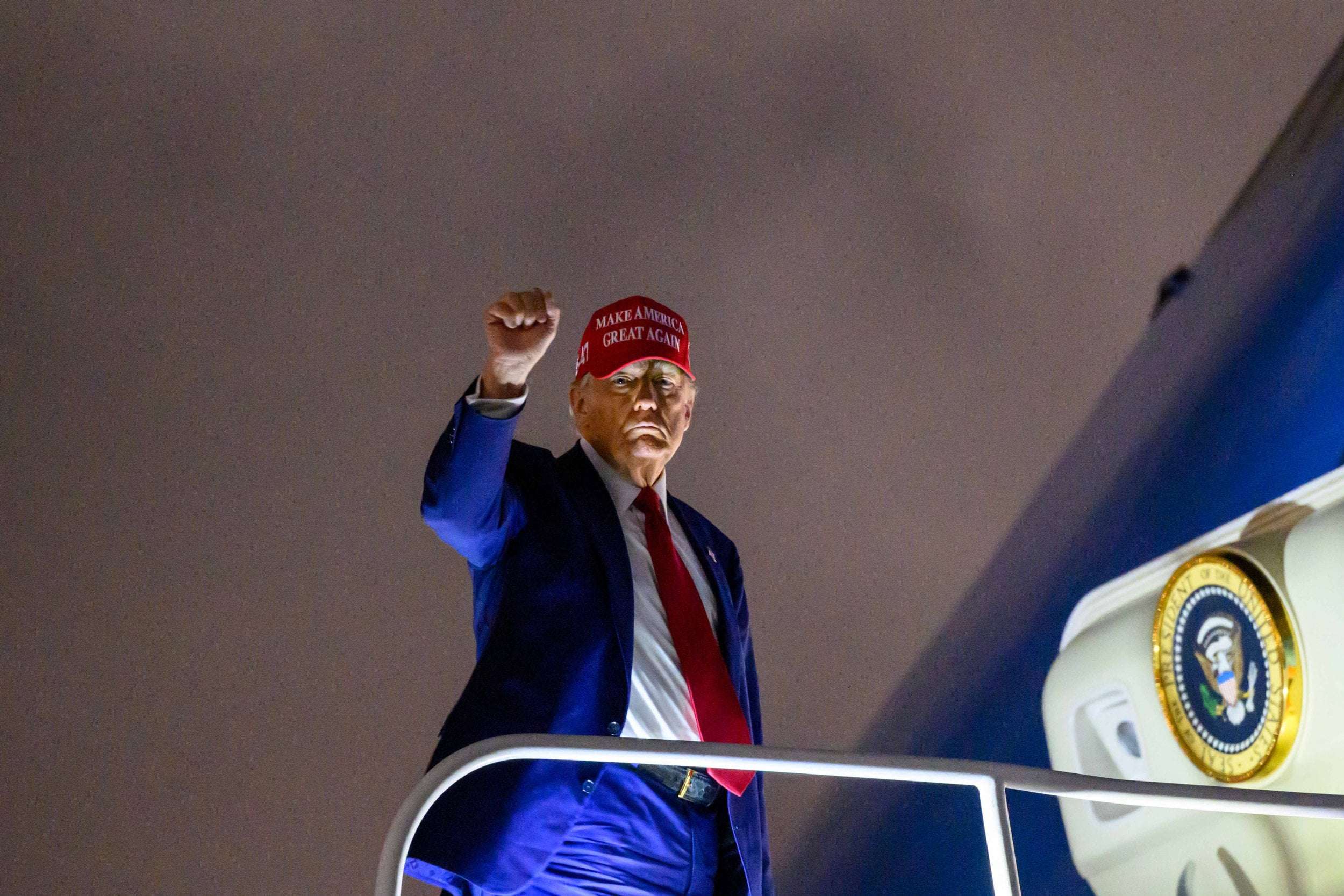 image for Trump Warned of a 'Kamala Economic Crash' in Resurfaced Campaign Clips as Tariffs Tank Market: 'Every Accusation is an Admission'