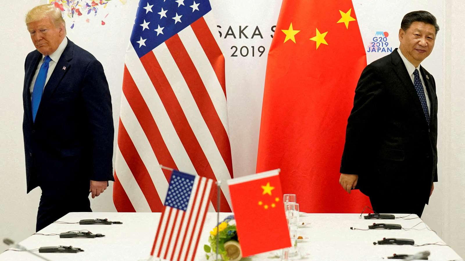 image for Trump threatens China with 50% additional tariffs from April 9