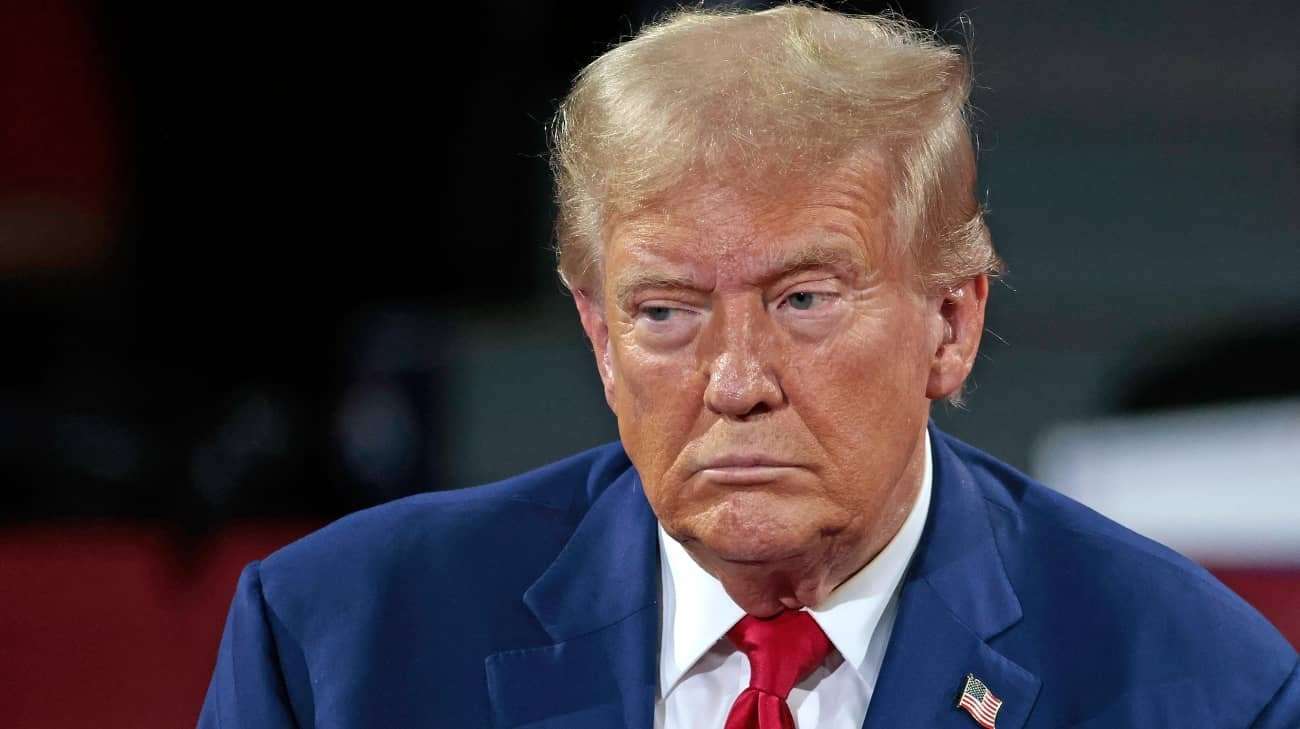 image for Trump demands Russia "get moving" to end war in Ukraine