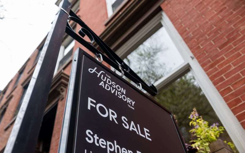 image for Mortgage rates surge over 7% as tariffs hit bond market