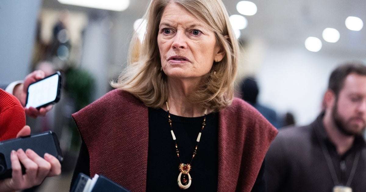 image for Lisa Murkowski Says 'We Are All Afraid' Of Retaliation By Donald Trump