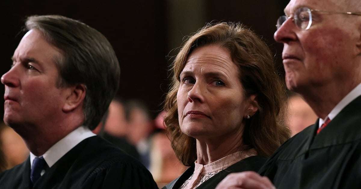 image for SCOTUS Dramatically Stops Trump’s Brazen Immigrant Roundup
