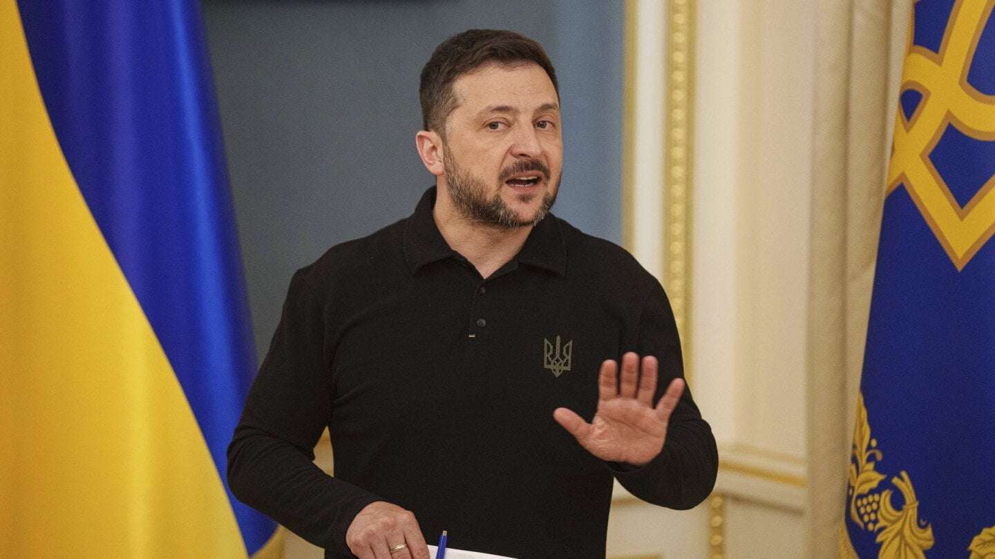 image for Trump says Zelenskyy is prolonging war in Ukraine by resisting calls to cede Crimea to Russia