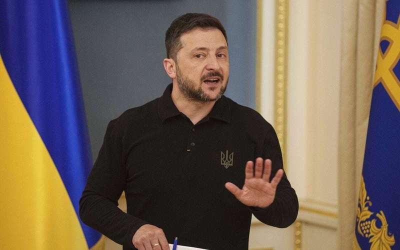 image for Trump says Zelenskyy is prolonging war in Ukraine by resisting calls to cede Crimea to Russia