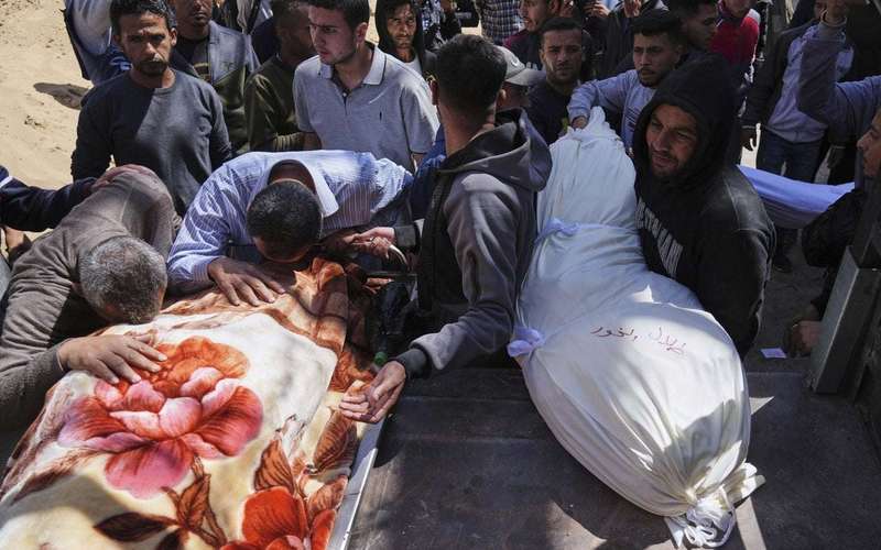 image for Israeli airstrike kills 10 people, half of them children, as mediators try to restart a ceasefire