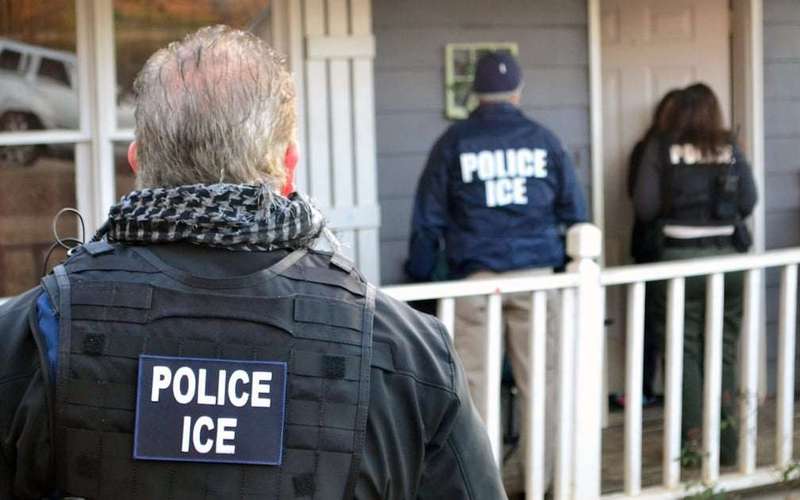 image for Secret Trump Memo Tells ICE to Break into Homes Without Warrants